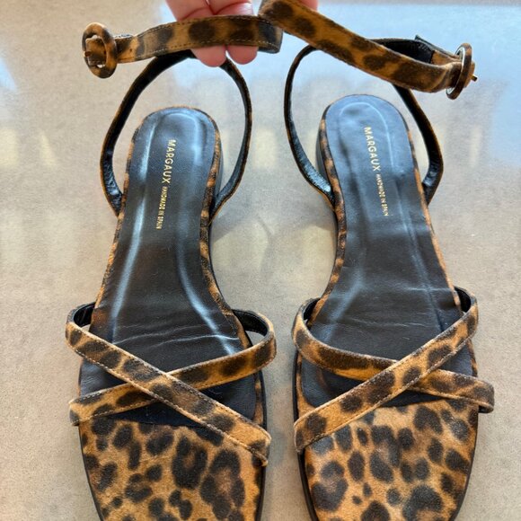 MARGAUX - The Flat Sandal - Picture 2 of 5